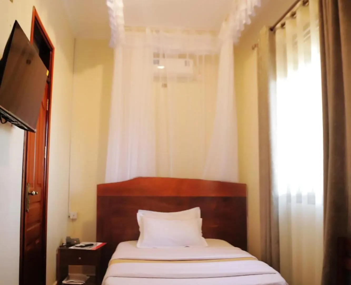7 Days Motel Near Un Base Entebbe