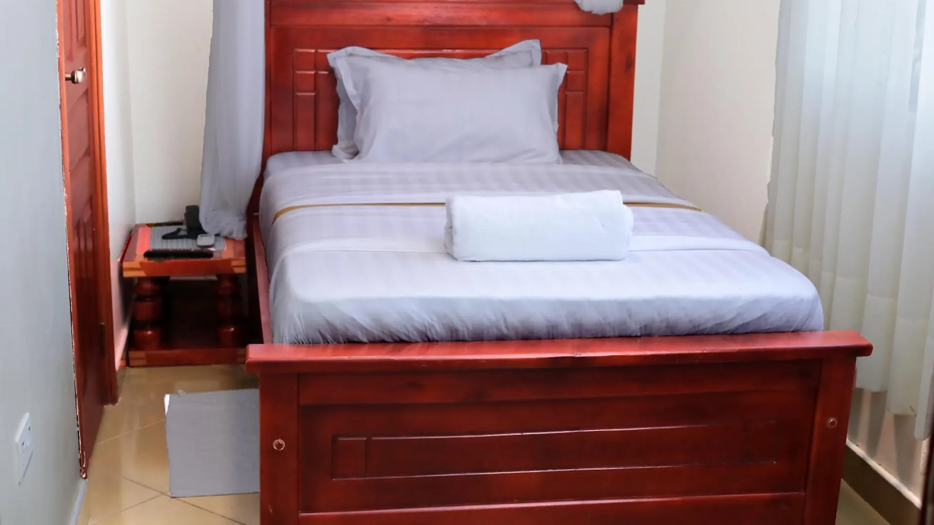 7 Days Motel Near Un Base Entebbe Hotel