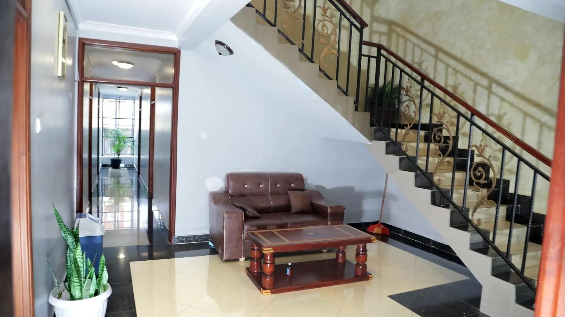 7 Days Motel Near Un Base Entebbe Hotel