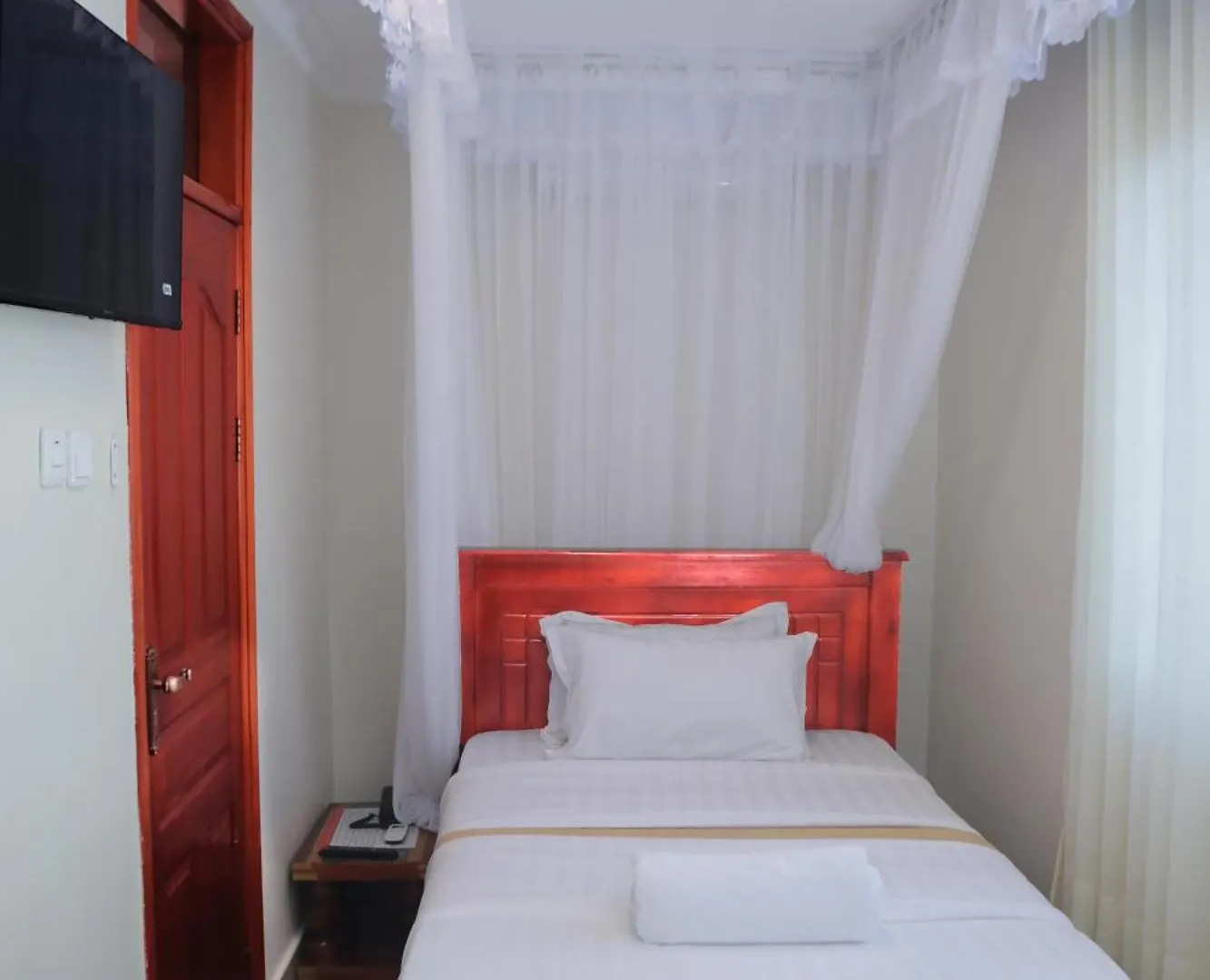 7 Days Motel Near Un Base Entebbe Hotel