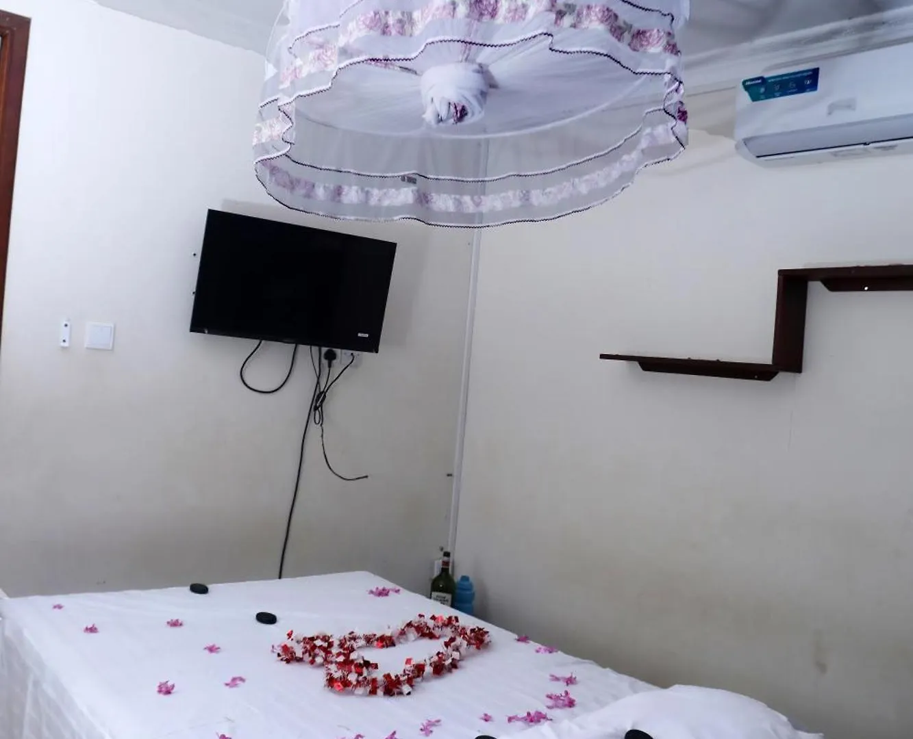 Hotel 7 Days Motel Near Un Base Entebbe Ouganda