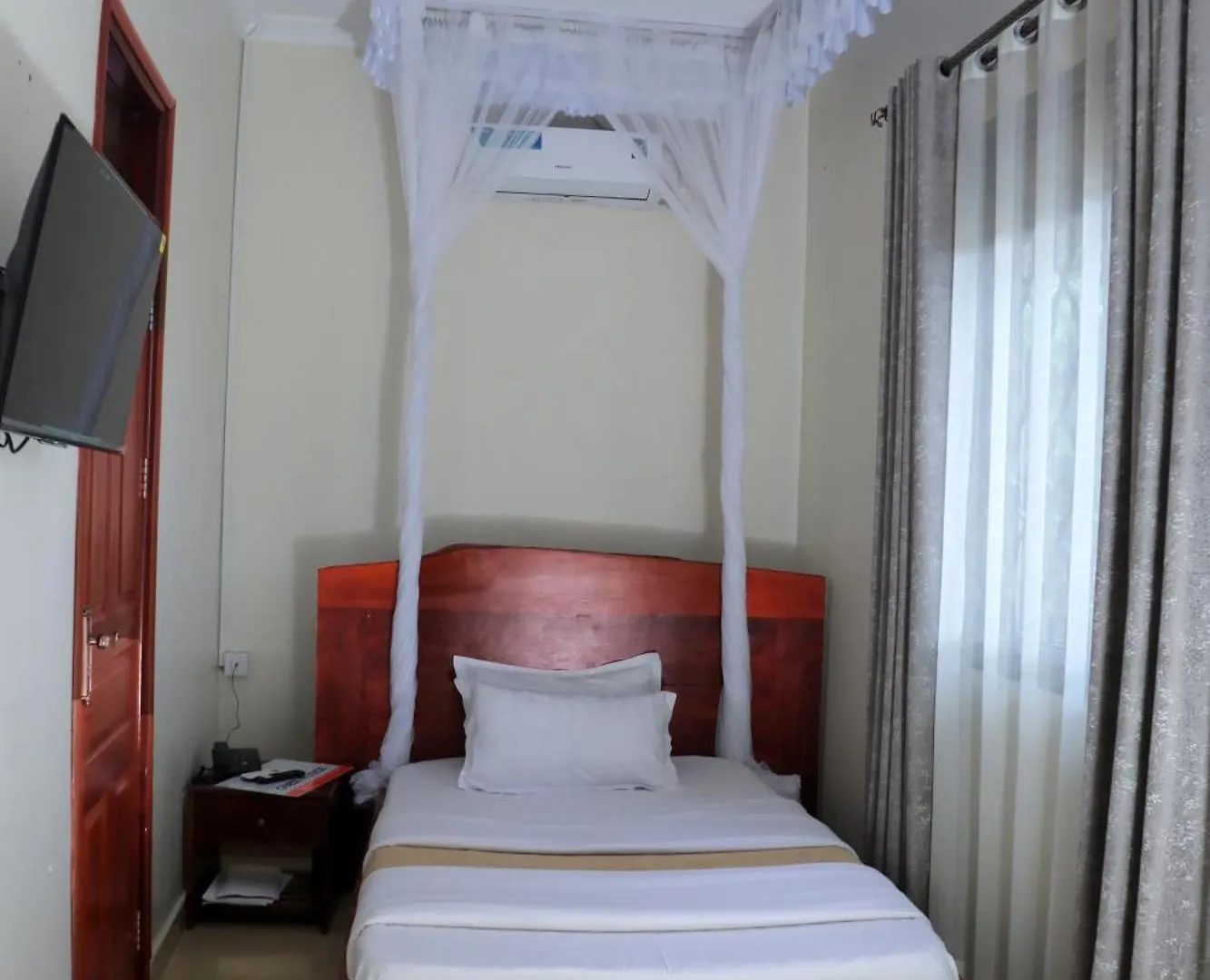 7 Days Motel Near Un Base Entebbe Ouganda