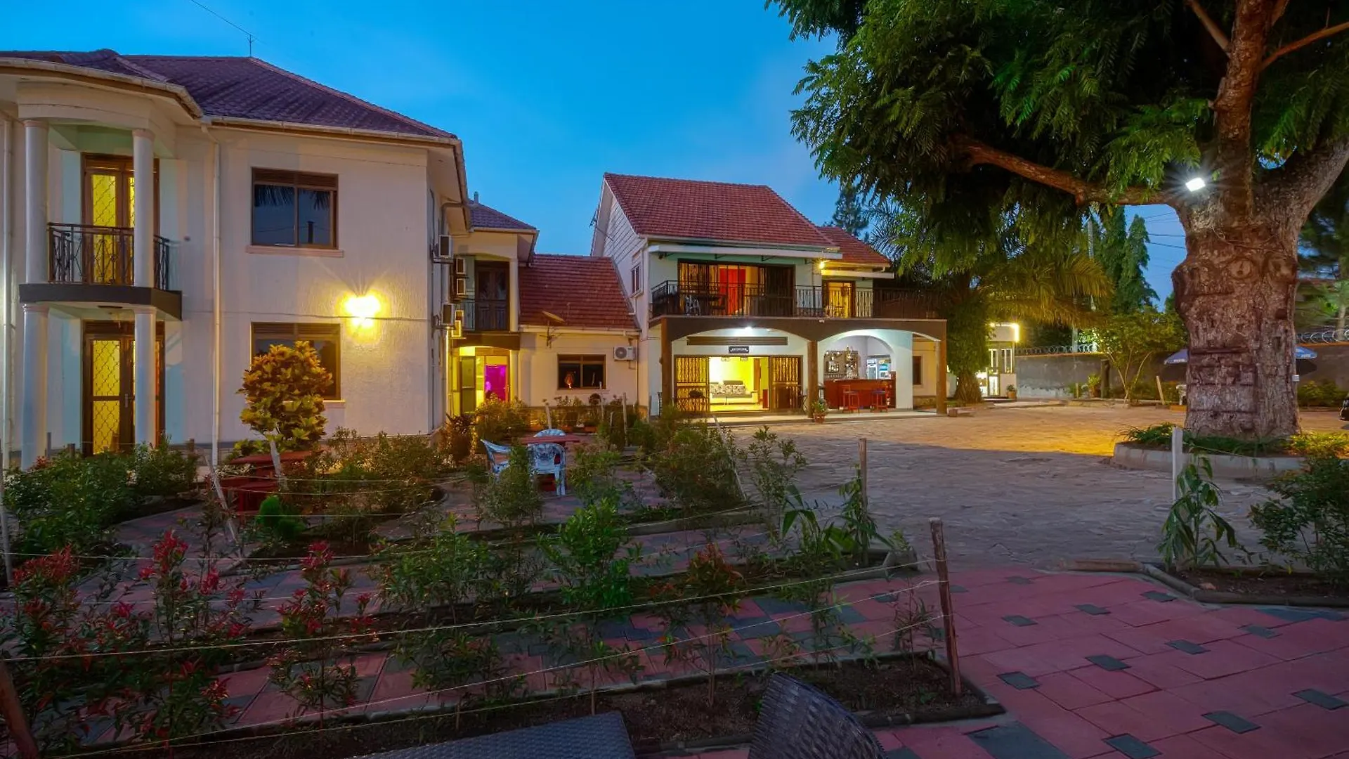 7 Days Motel Near Un Base Entebbe Hotel