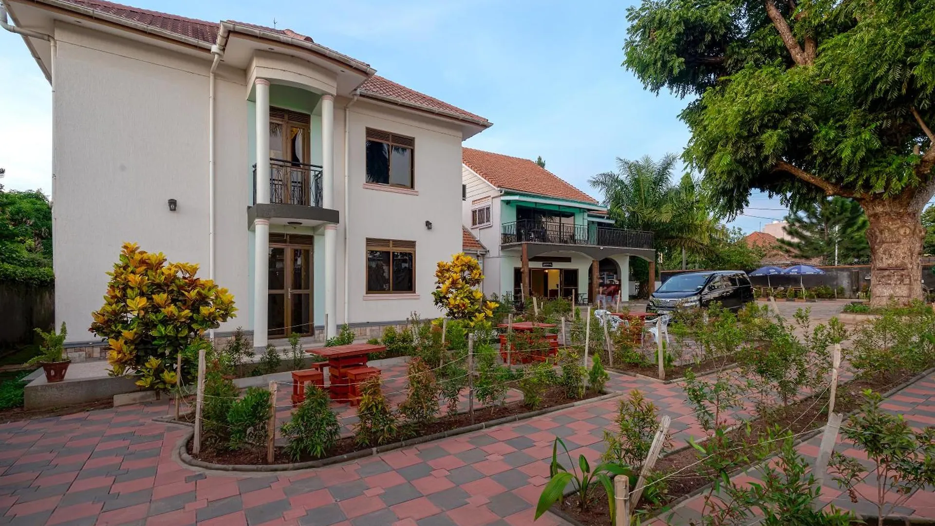 7 Days Motel Near Un Base Entebbe Ouganda