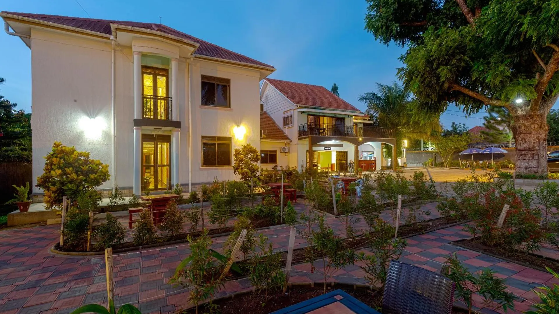 7 Days Motel Near Un Base Entebbe Hotel
