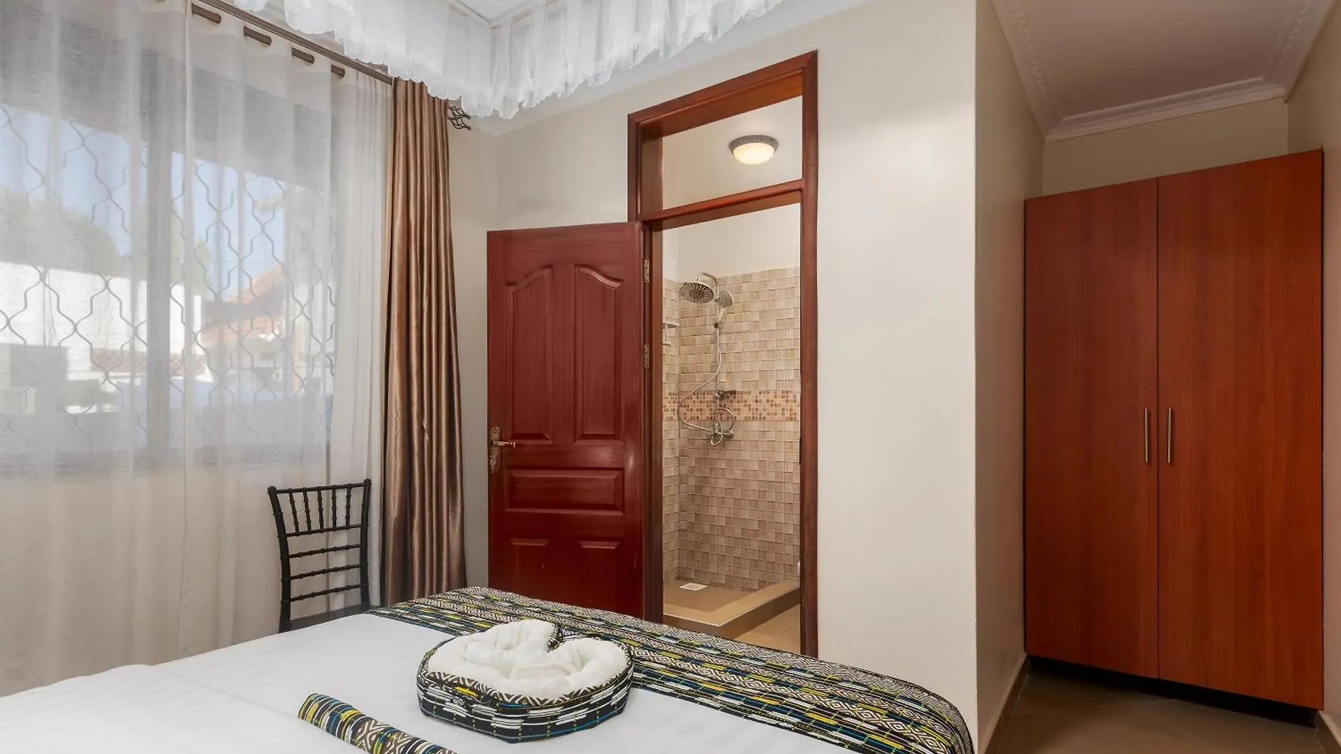 7 Days Motel Near Un Base Entebbe Hotel