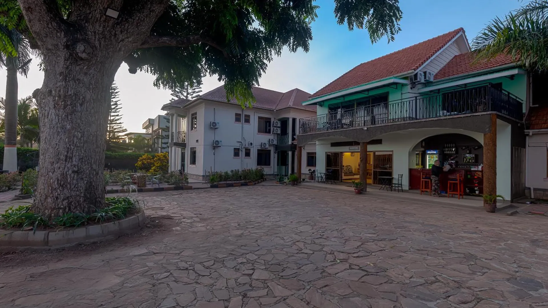 Hotel 7 Days Motel Near Un Base Entebbe Ouganda